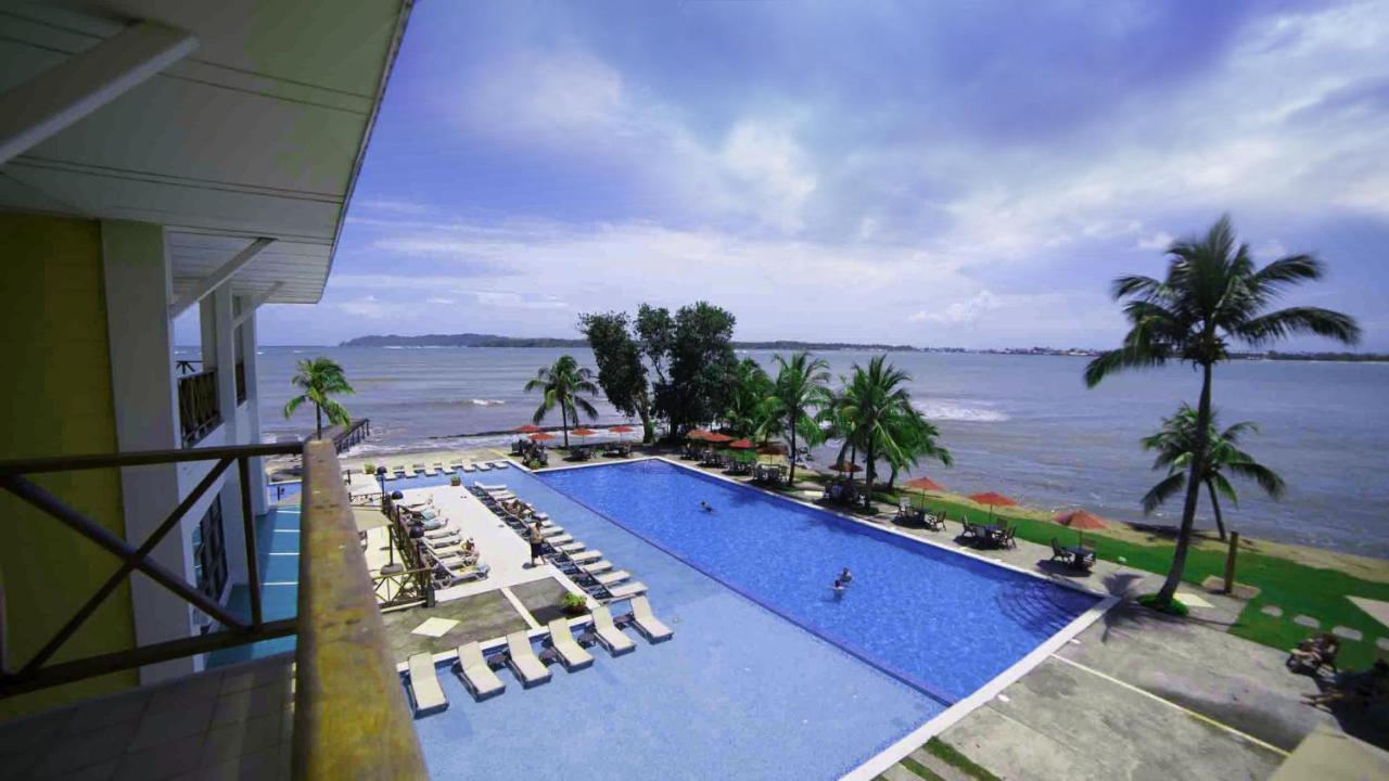 Playa Tortuga Hotel And Beach Resort بوكاس تاون المظهر الخارجي الصورة