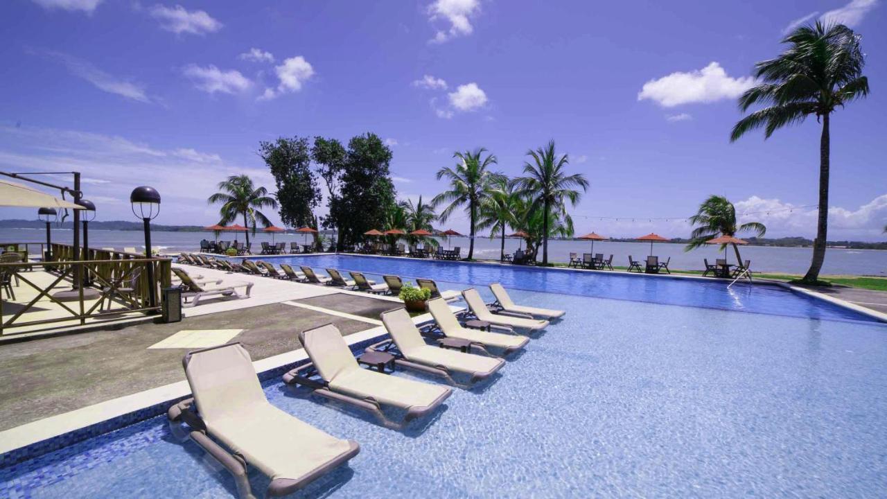 Playa Tortuga Hotel And Beach Resort بوكاس تاون المظهر الخارجي الصورة